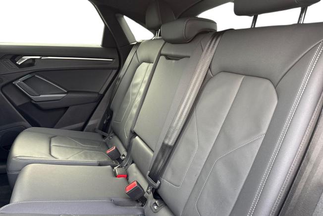 Audi Q3 Photo 10