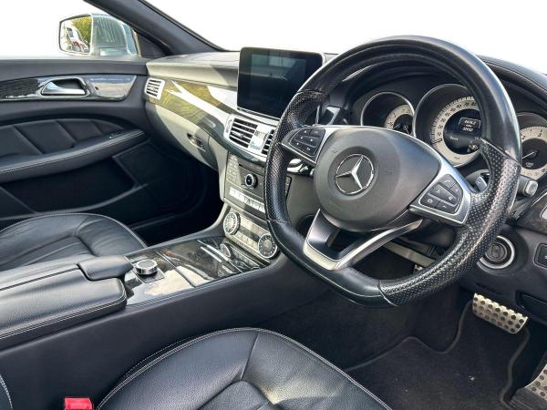 Mercedes-Benz CLS Photo autoimg-952744f3b0ea35dd1f0dfd0aef35188e34021f3f.jpg