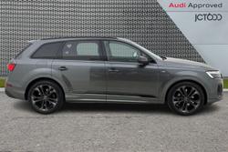 AUDI Q7 Photo 4