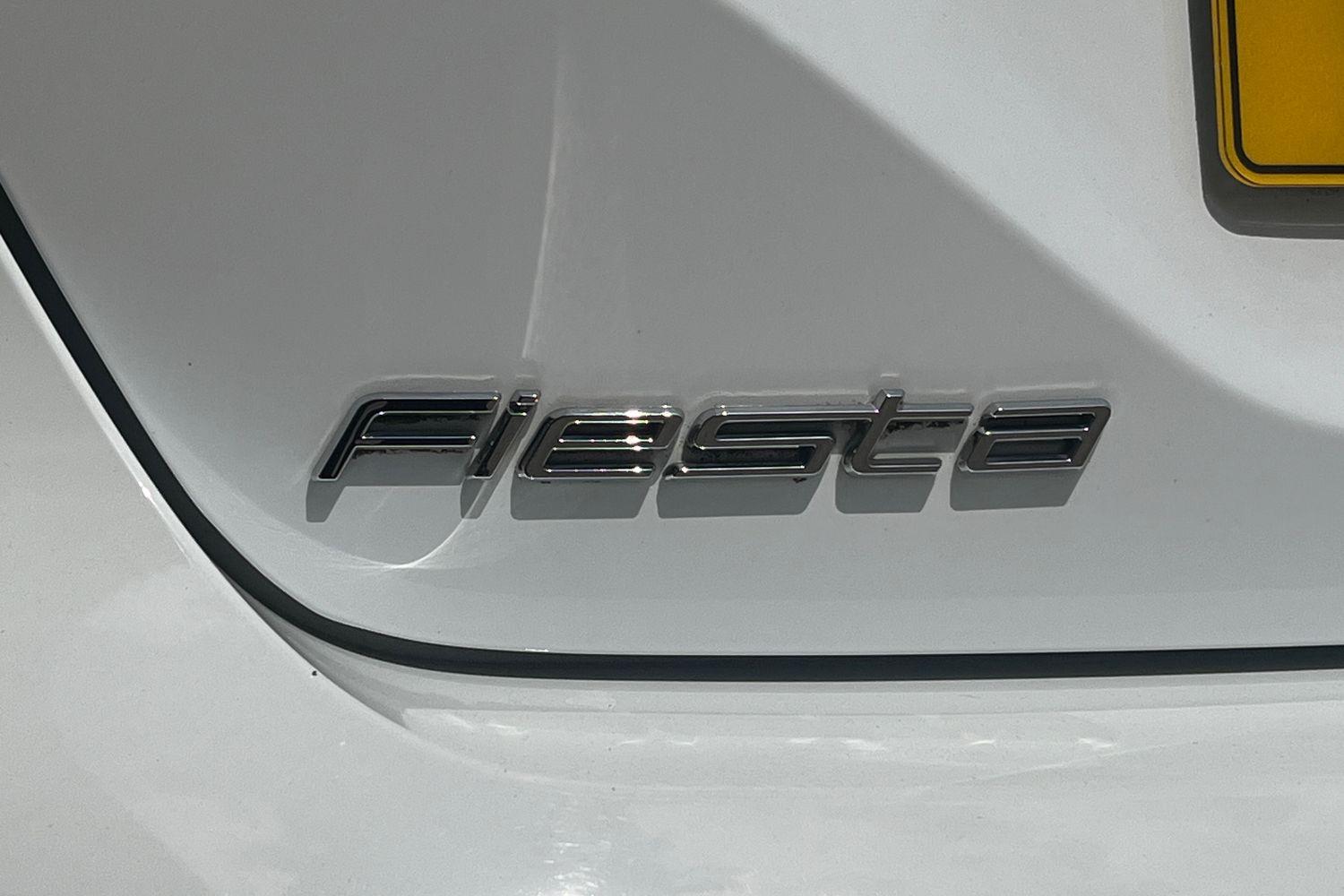 Ford FIESTA Photo 39