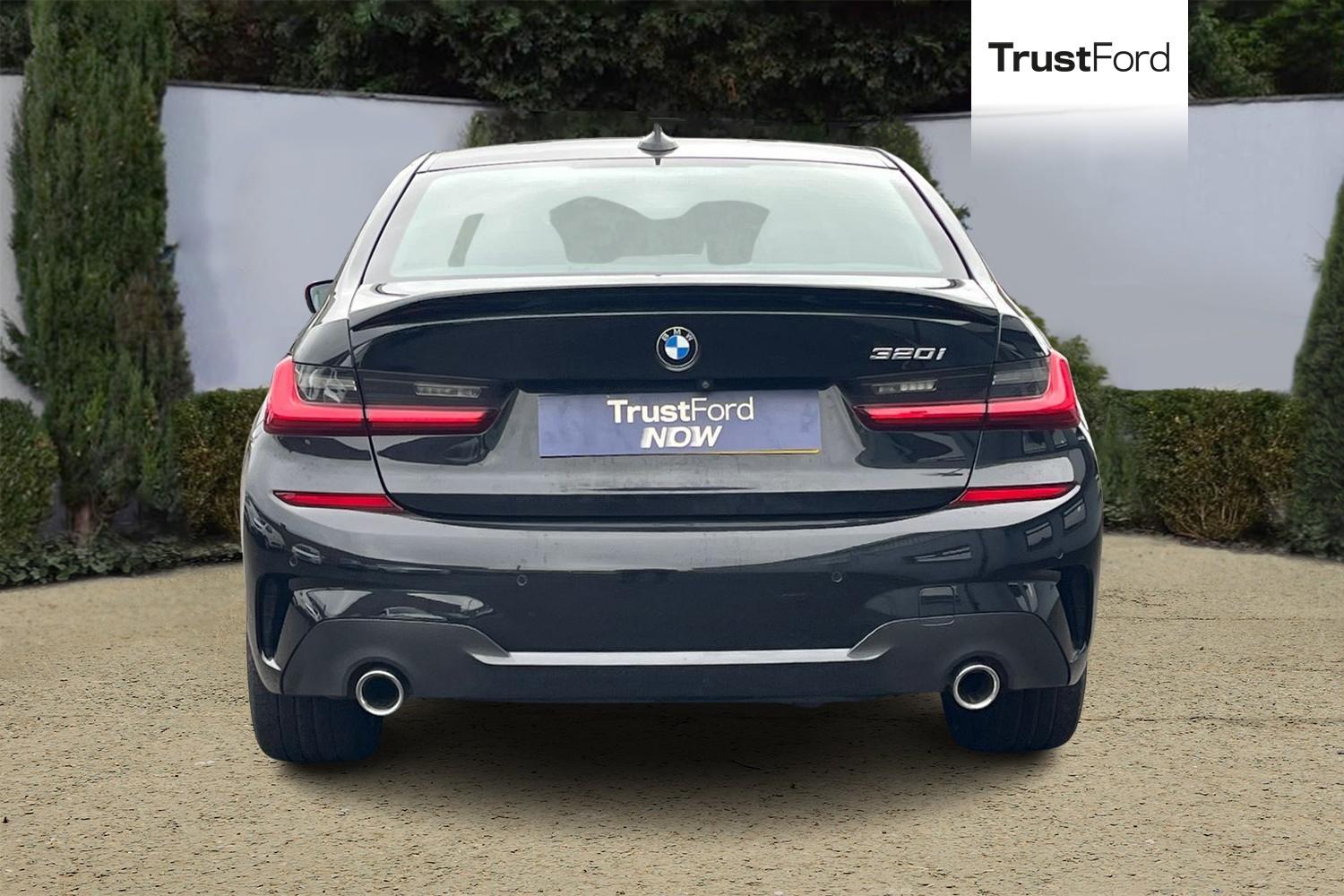 BMW 3 SERIES Photo 6