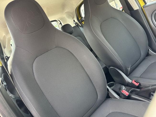 SMART ForFour Photo 27