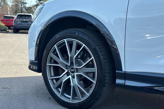 AUDI Q3 Photo 22