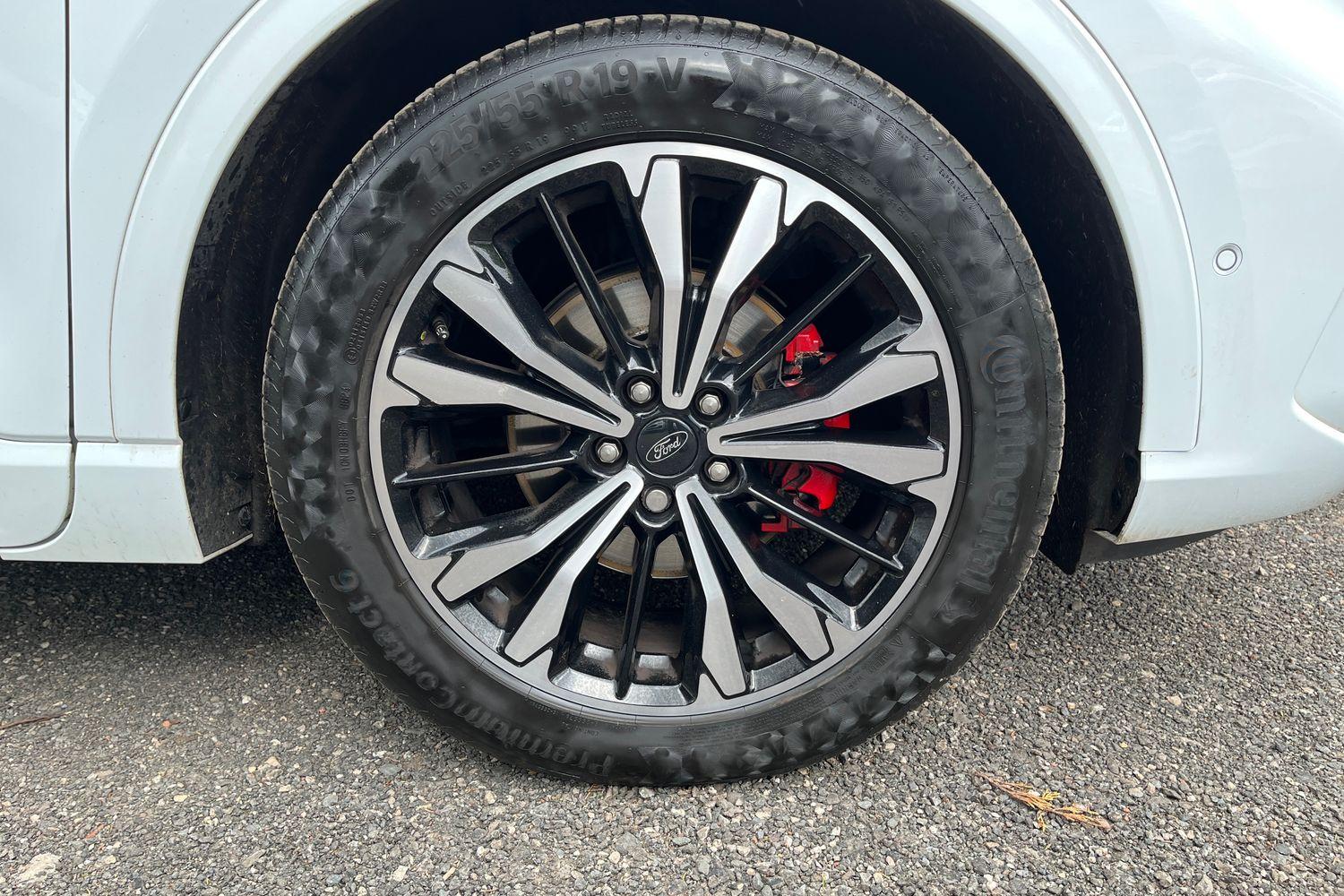 Ford KUGA Photo 38