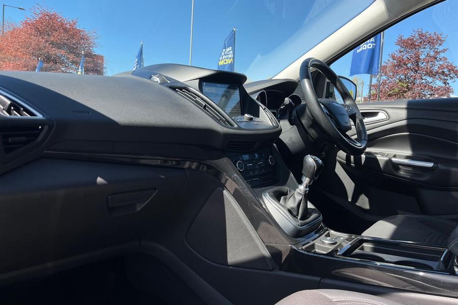 Ford KUGA Photo autoimg-9537a35eb3faa7a59d5e0290b03d380cf90d46d8.jpg