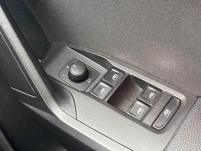 SEAT Ibiza Photo 29