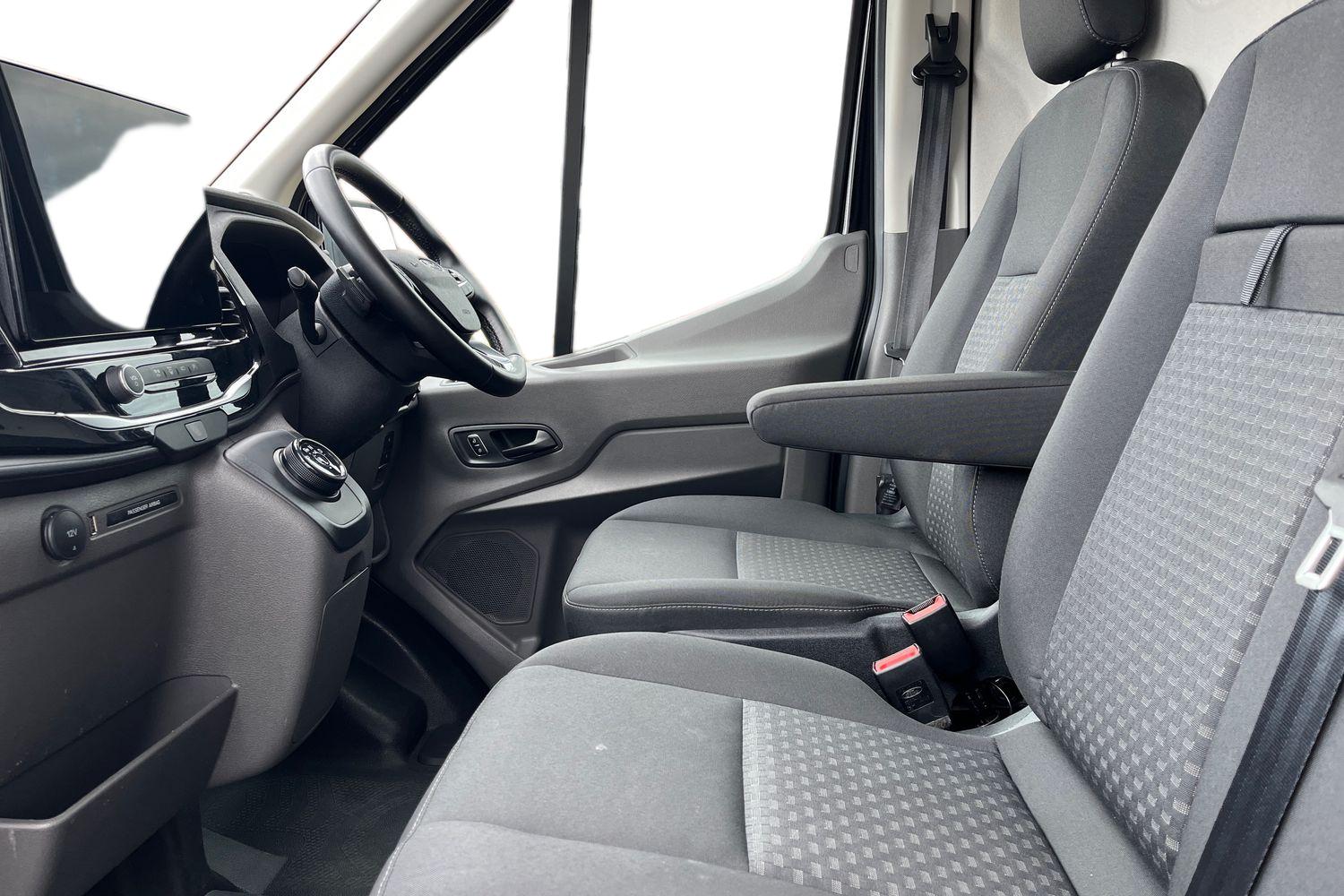 Ford Transit Photo 9