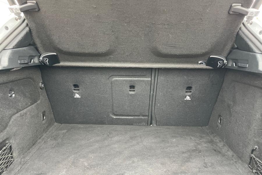 Mercedes-Benz GLA Photo autoimg-954104632de68a8b2b372664c2e84717adb63853.jpg