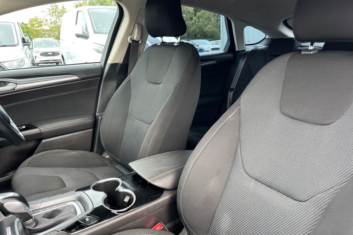 Ford MONDEO Photo 18