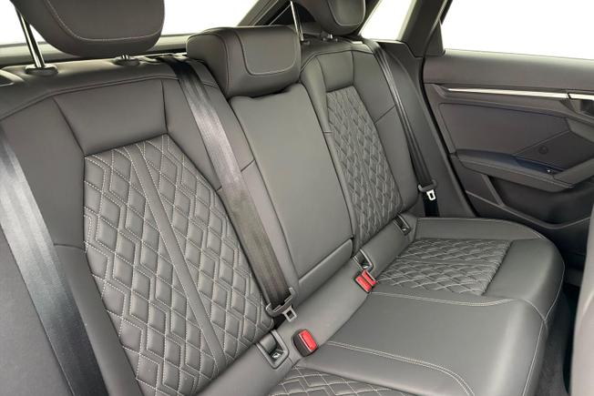 Audi S3 Photo 10