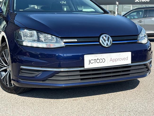 VOLKSWAGEN Golf Photo 23