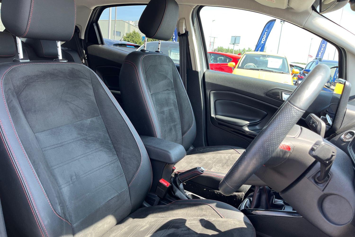 Ford ECOSPORT Photo 16