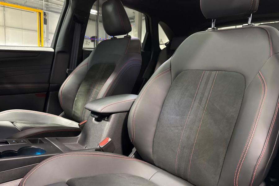 Ford Kuga Photo autoimg-954efe45a49d40b16bd63ca06f24c700046c1f2d.jpg