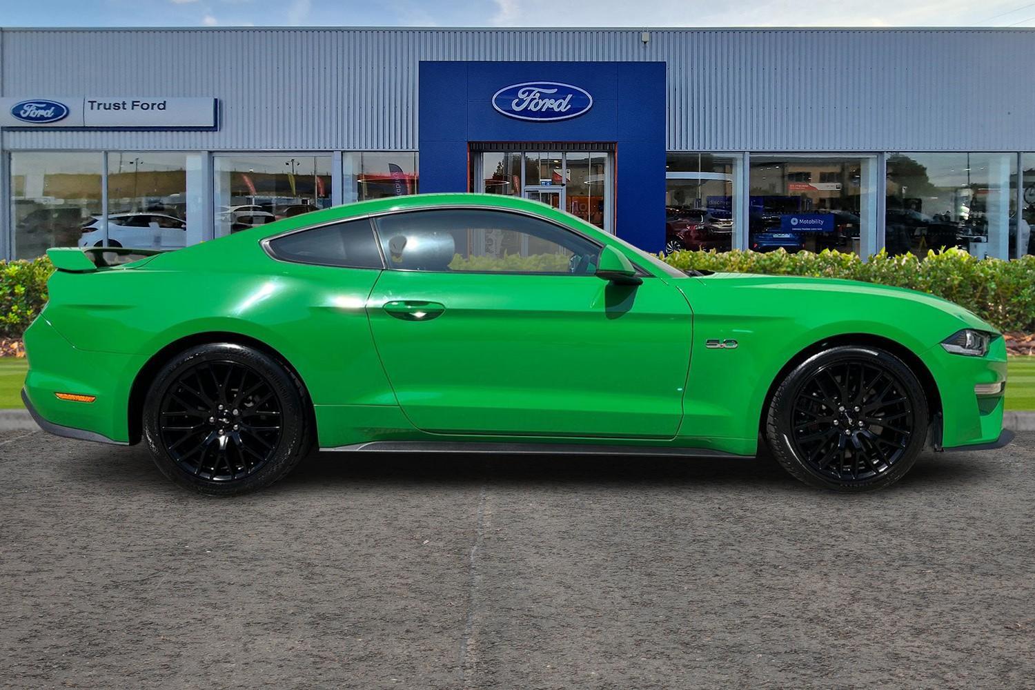 Ford Mustang Photo 2