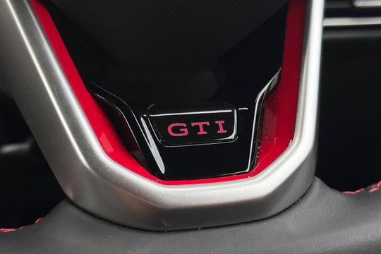 Volkswagen Golf Photo autoimg-95572df11800c9d365f40cce7177e017b000aaa2.jpg