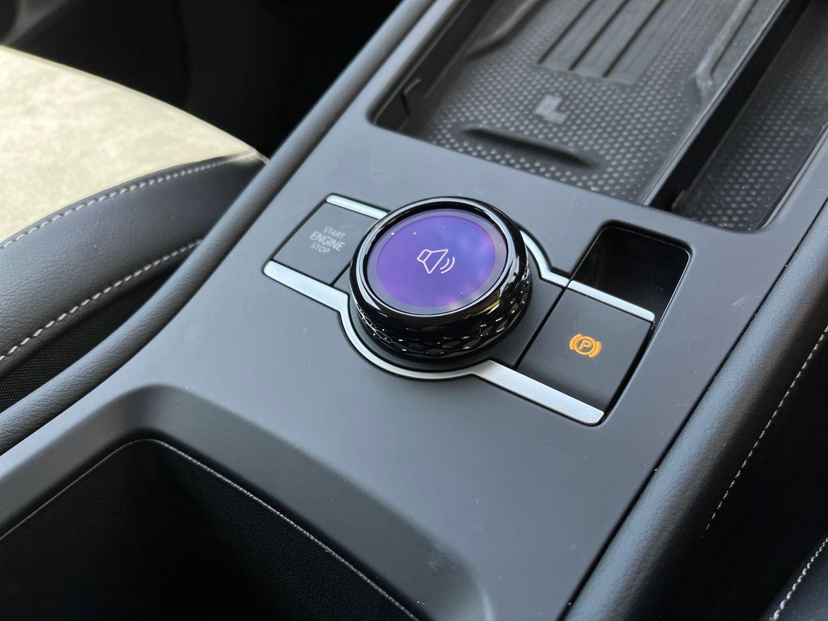 Volkswagen T-Roc Photo autoimg-955d81a5cc21552e519020c5ce7f4d31b10db7a7.jpg