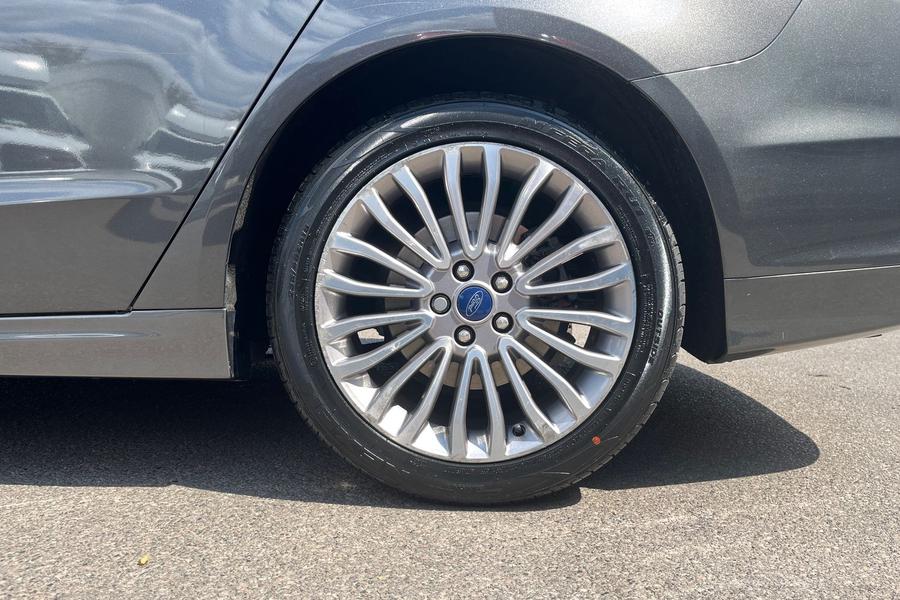 Ford MONDEO Photo autoimg-955fac279eea2ae529265d38b91ec68dbcecaccb.jpg