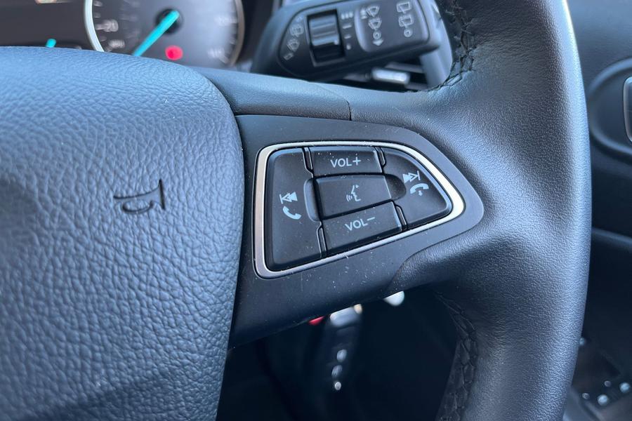 Ford ECOSPORT Photo autoimg-956317f83572b460bdef36bdc3851d8342e71b28.jpg