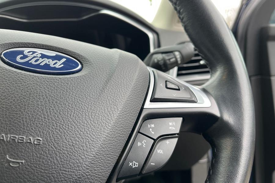 Ford MONDEO Photo autoimg-9563540493bfd875482d6f4454db014b121cf071.jpg