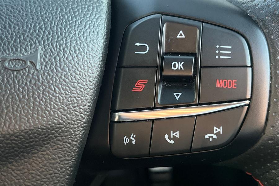 Ford FOCUS Photo autoimg-956ce3db8f6f72983c69ccd635f86df8d49465c6.jpg