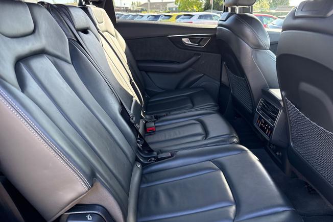 AUDI Q7 Photo 44