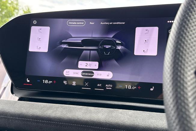 Audi Q6 e-tron Photo 36