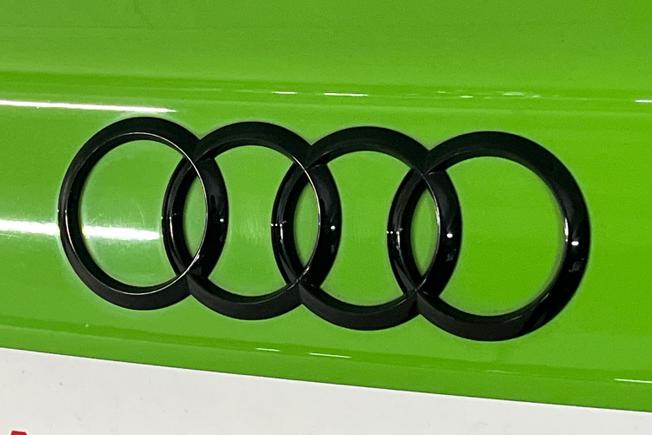 AUDI RS3 Photo 36