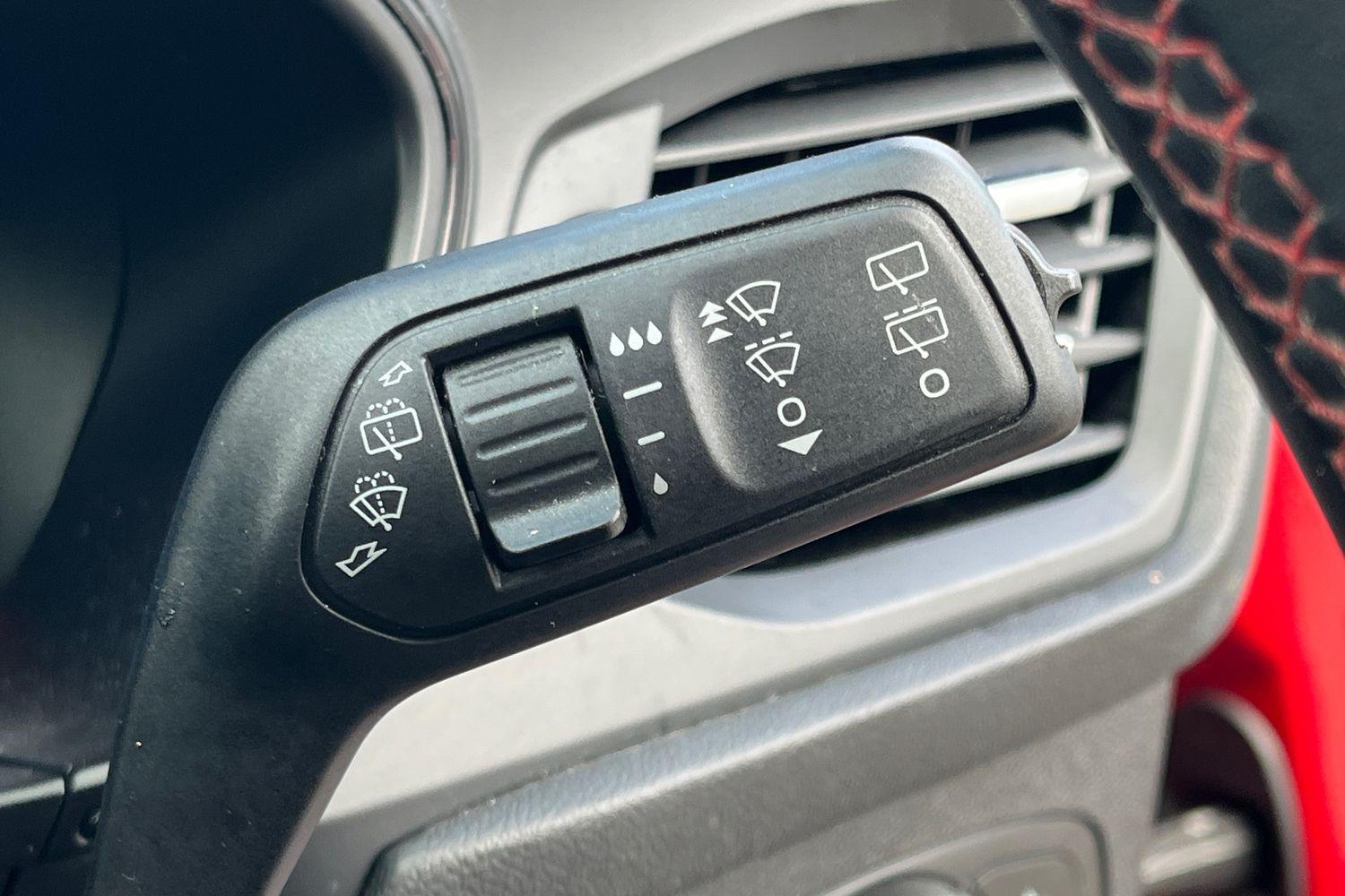 Ford FOCUS Photo 14