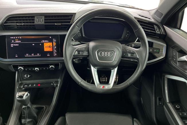 AUDI Q3 Photo 11