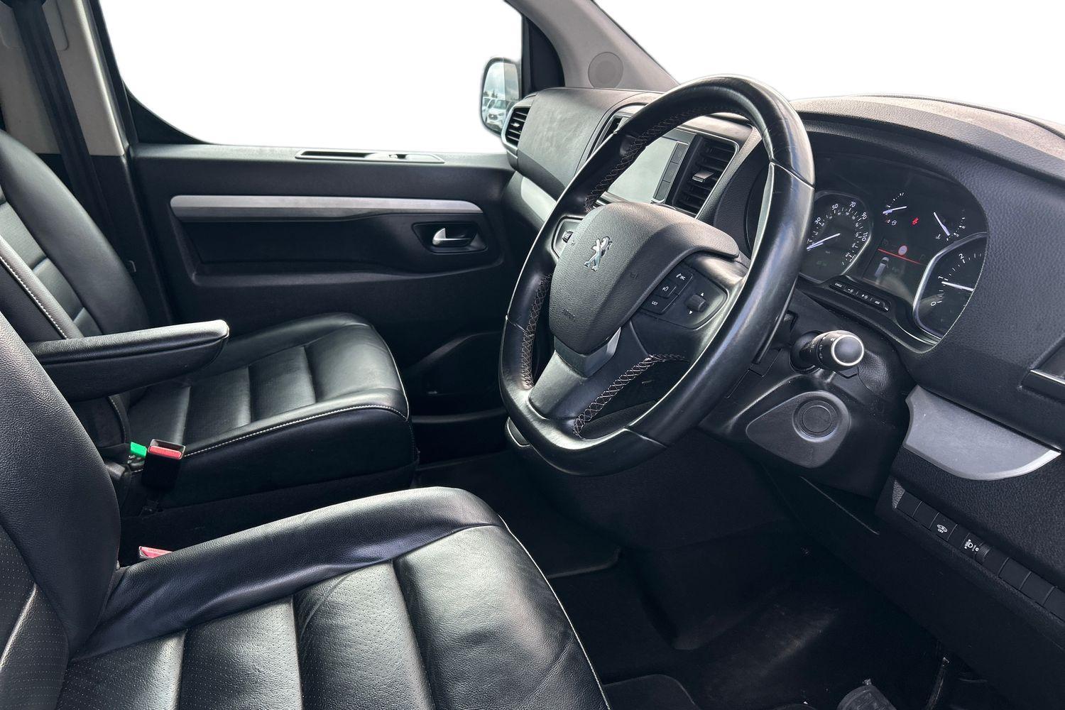Peugeot TRAVELLER Photo 14