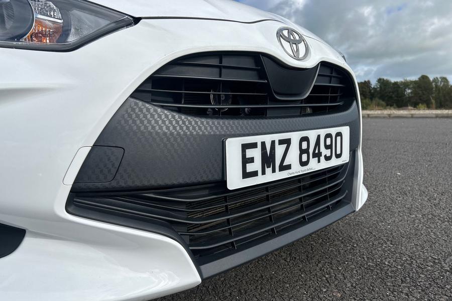 Toyota YARIS Photo autoimg-958a60a0fcacb04a7cb9df3c5012f70e16ba4ccf.jpg