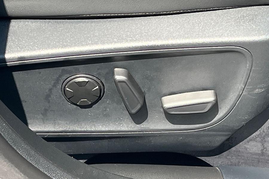 Ford Kuga Photo autoimg-958bd67af93bc2597531817299b54425d61d3bea.jpg