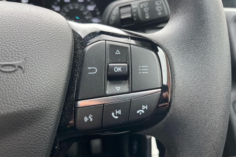 Ford FIESTA Photo autoimg-958d22ec38f40dc1d1248b51011b465b2ea6af36.jpg