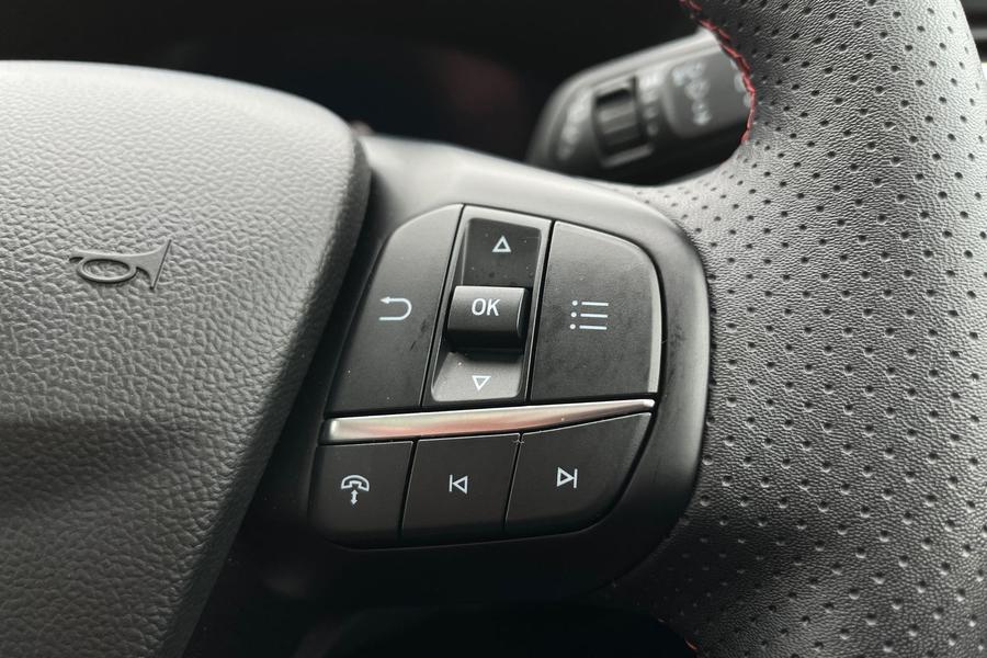 Ford Kuga Photo autoimg-958f39ce9e9a93cb5d82524fb8e991bafc8112de.jpg