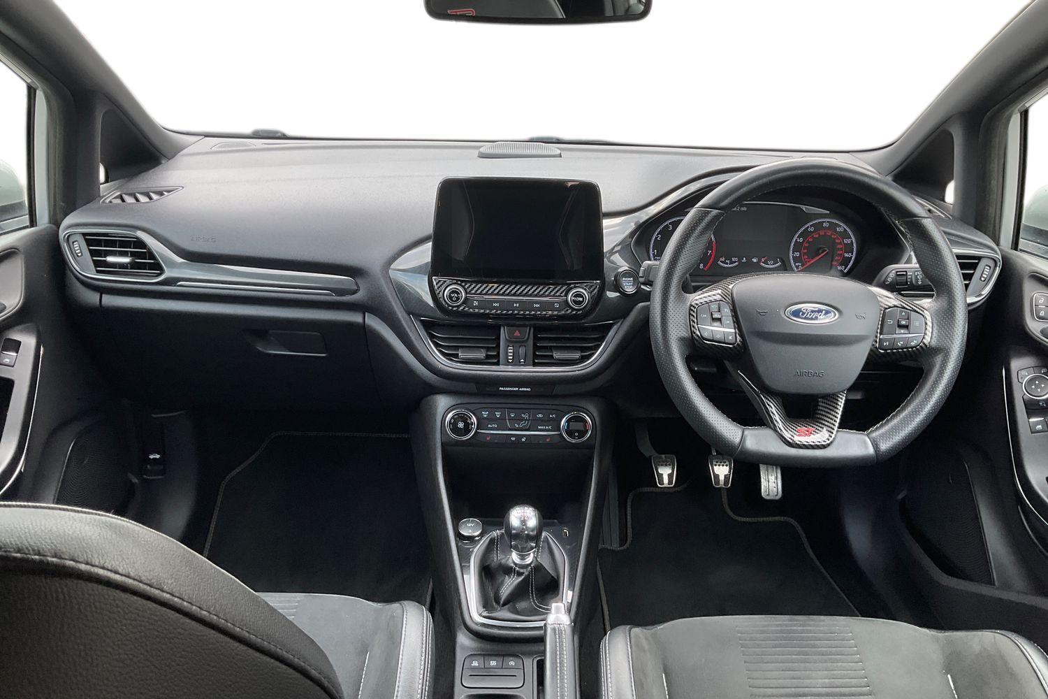 Ford Fiesta Photo 9