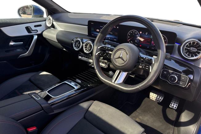 MERCEDES-BENZ A Class Photo 6