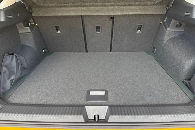Volkswagen T-Roc Photo 12