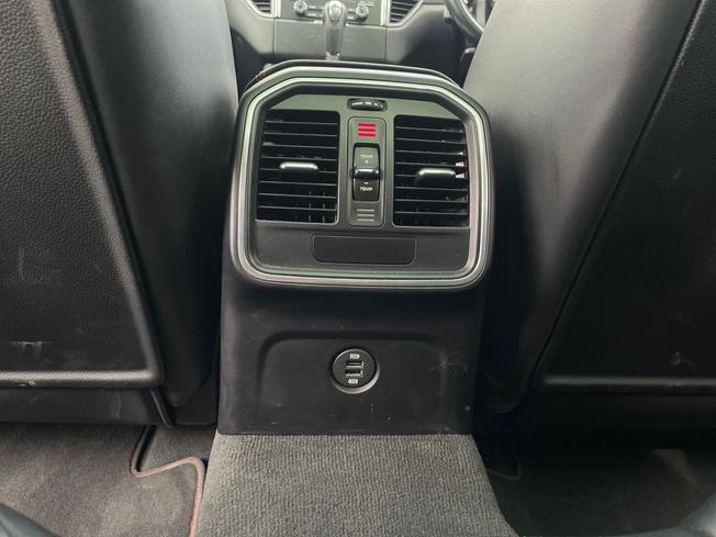 PORSCHE Macan Photo 51