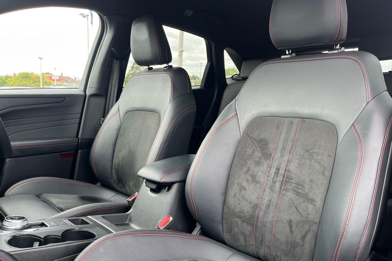 Ford KUGA Photo 18