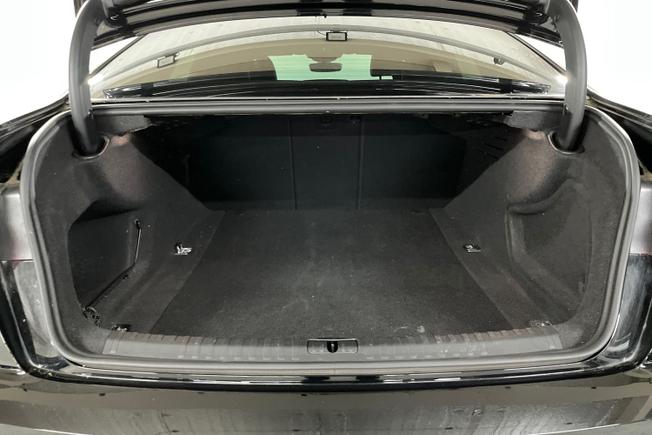 AUDI A6 Saloon Photo 12