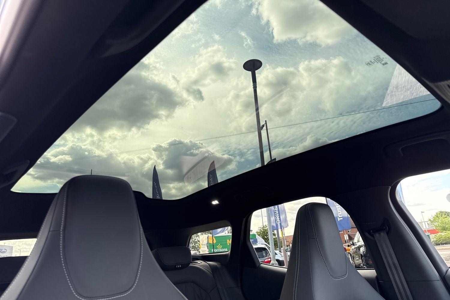 Ford EXPLORER Photo 23