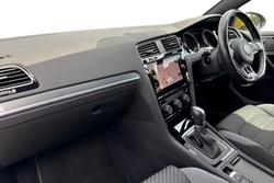 Volkswagen Golf Photo 2