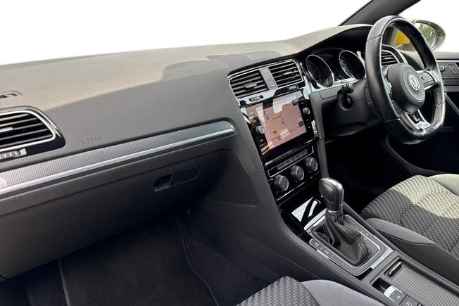 Volkswagen Golf Photo 2