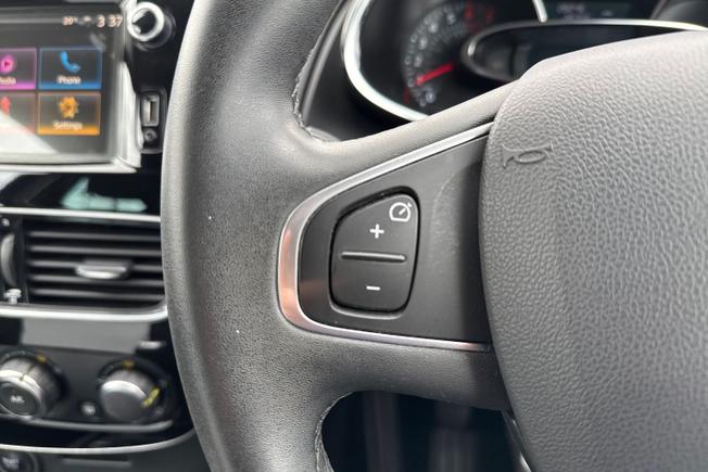 RENAULT Clio Photo 16