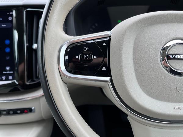 Volvo XC60 Photo autoimg-95aa4b7b920299ca573bbdb4086ad1c0ff86fe40.jpg