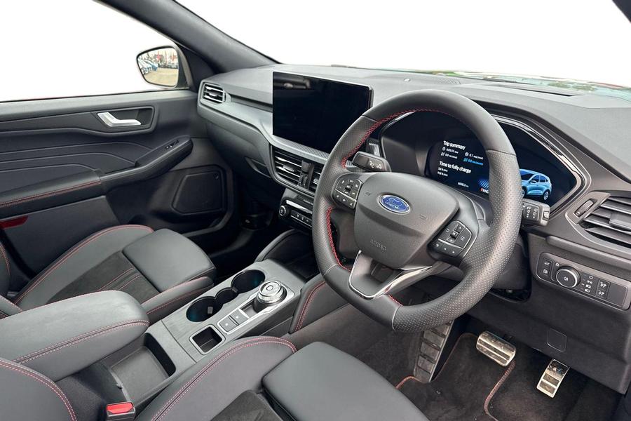 Ford KUGA Photo autoimg-95aa80a86c5a8e73cea6c590b732479d1d324a19.jpg