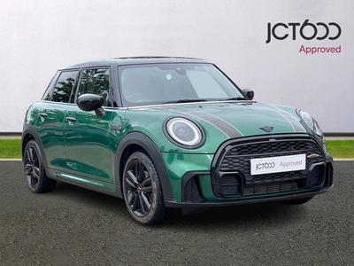 2023 MINI Hatch 1.5 Cooper Sport Hatchback 5dr Petrol Steptronic Euro 6 (s/s) (136 ps) at JCT600