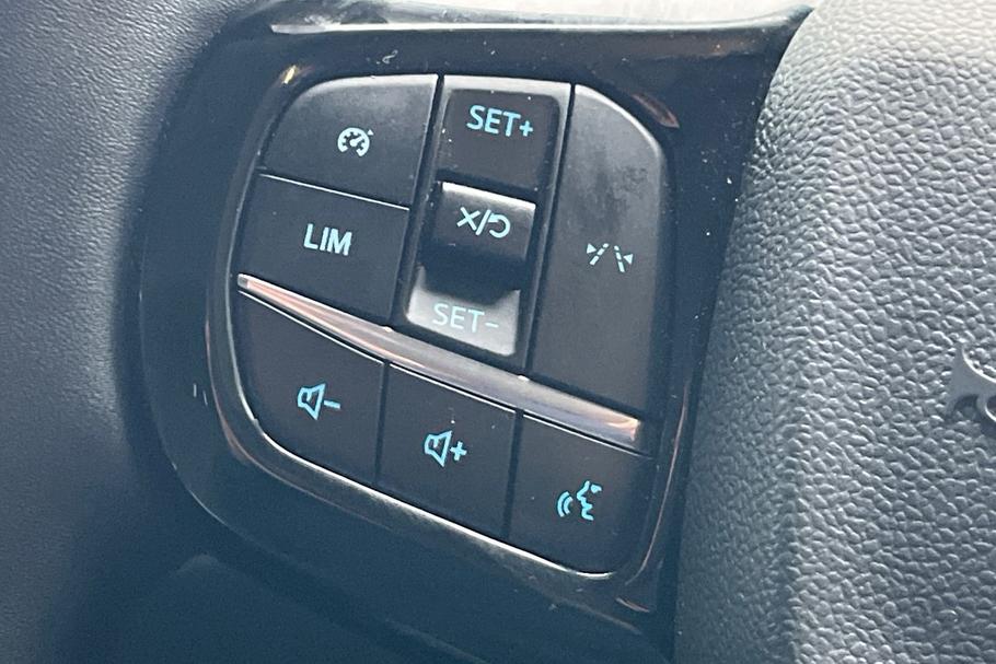 Used Ford TRANSIT CUSTOM 26