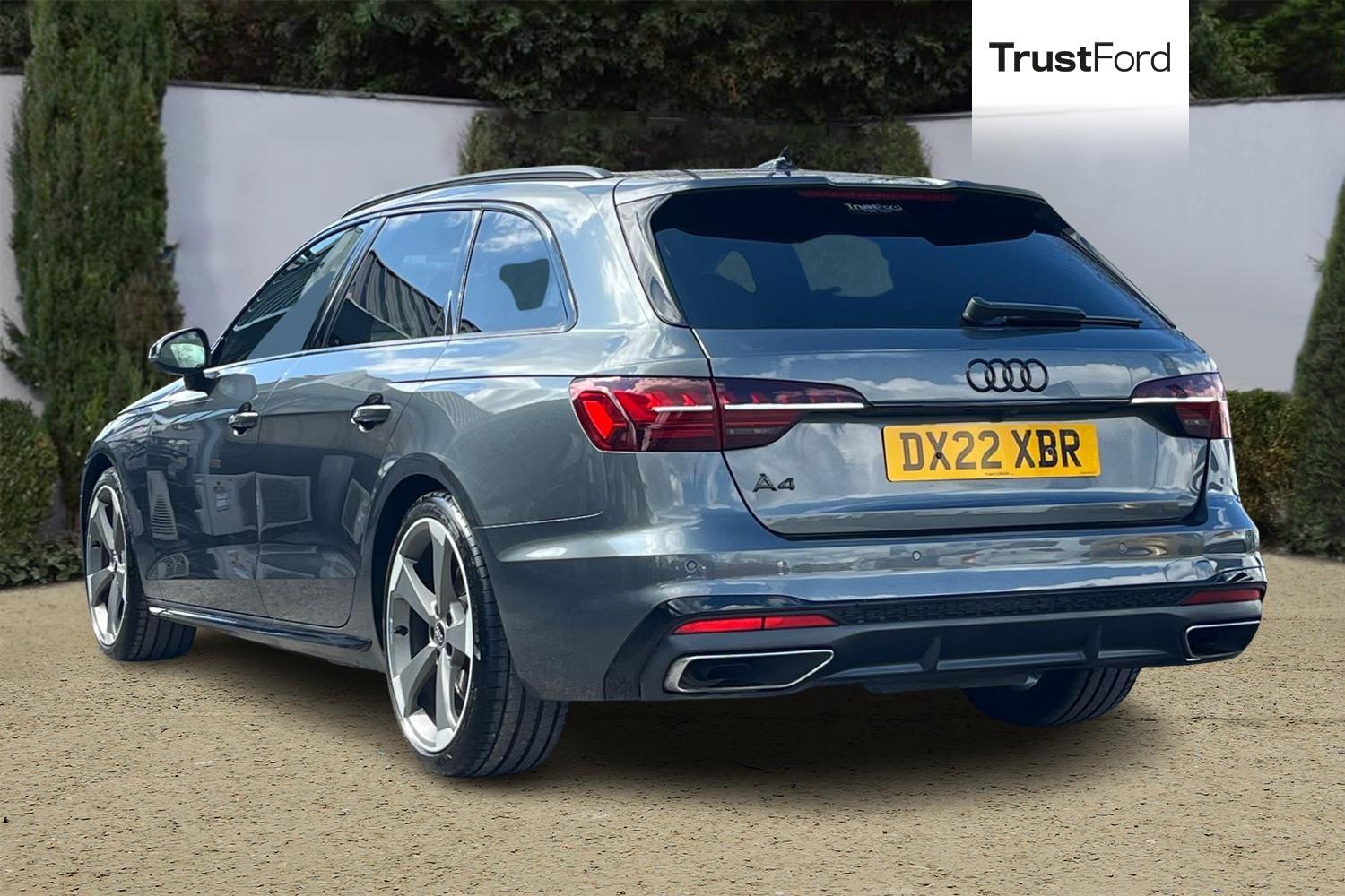 Audi A4 Photo 1