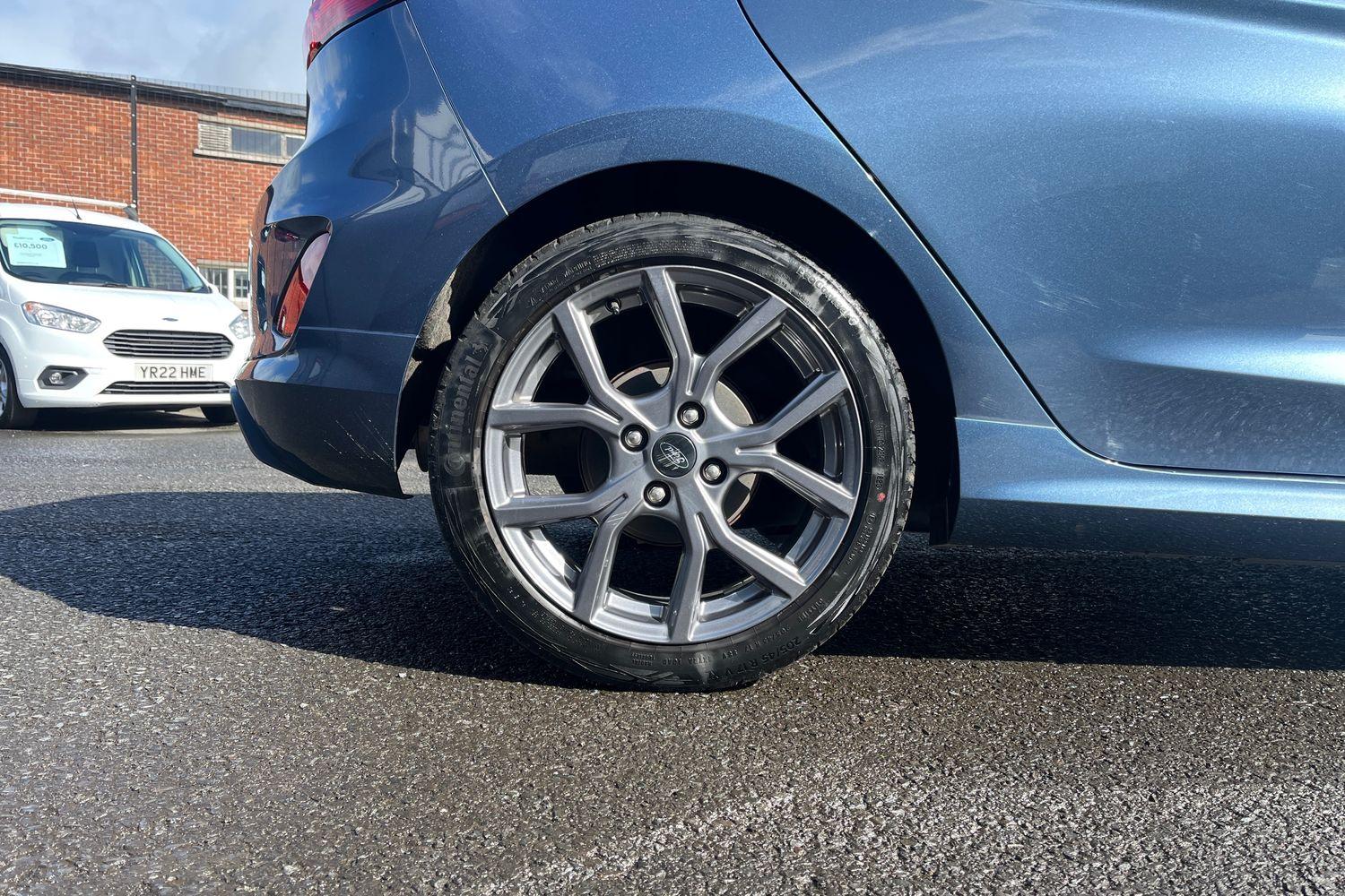 Ford FIESTA Photo 7